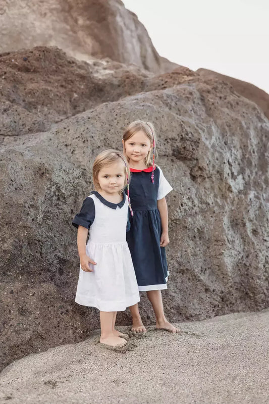 Sofa Killer tamsiai mėlynos ir baltos spalvos vaikiška lininė suknelė