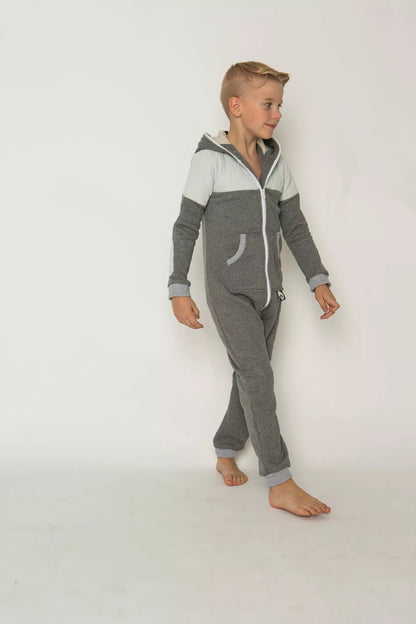 Sofa Killer pilkas vaikiškas kombinezonas su dygsniuotos medžiagos aplikacija