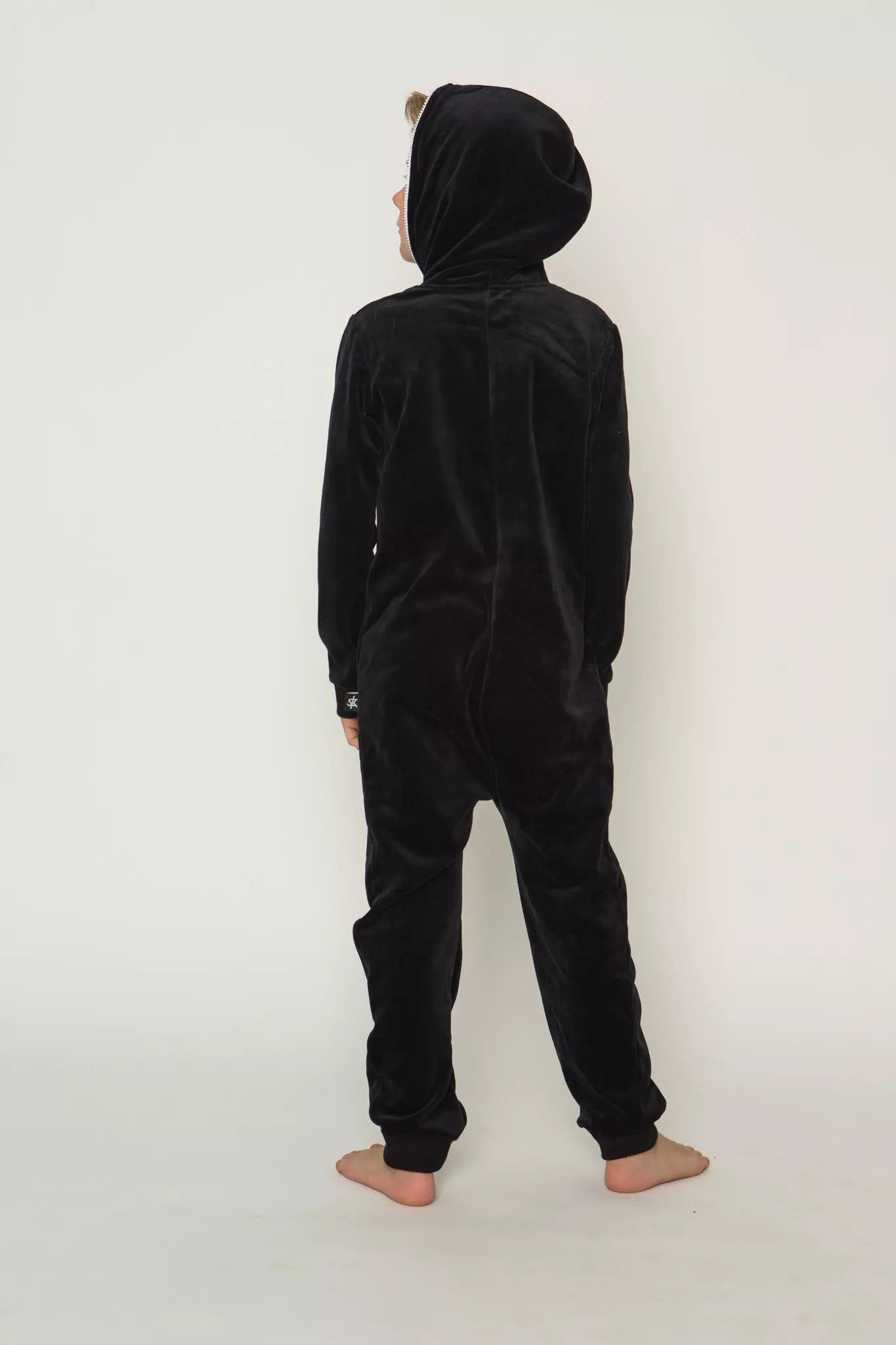 Sofa Killer juodas vaikiškas veliūrinis kombinezonas