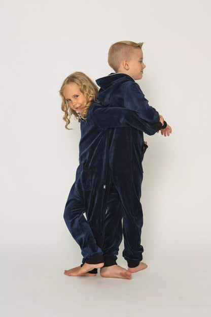 Sofa Killer tamsiai mėlynas vaikiškas veliūrinis kombinezonas