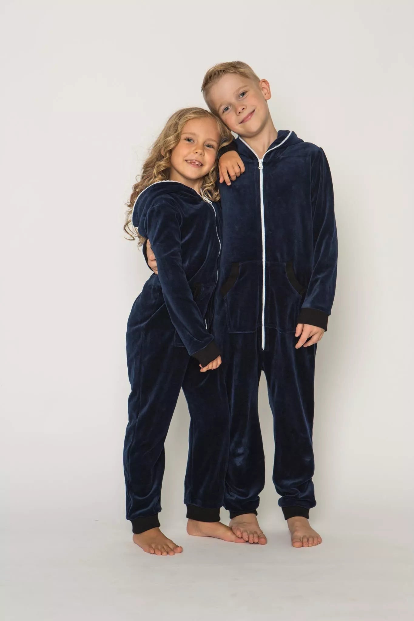 Sofa Killer tamsiai mėlynas vaikiškas veliūrinis kombinezonas