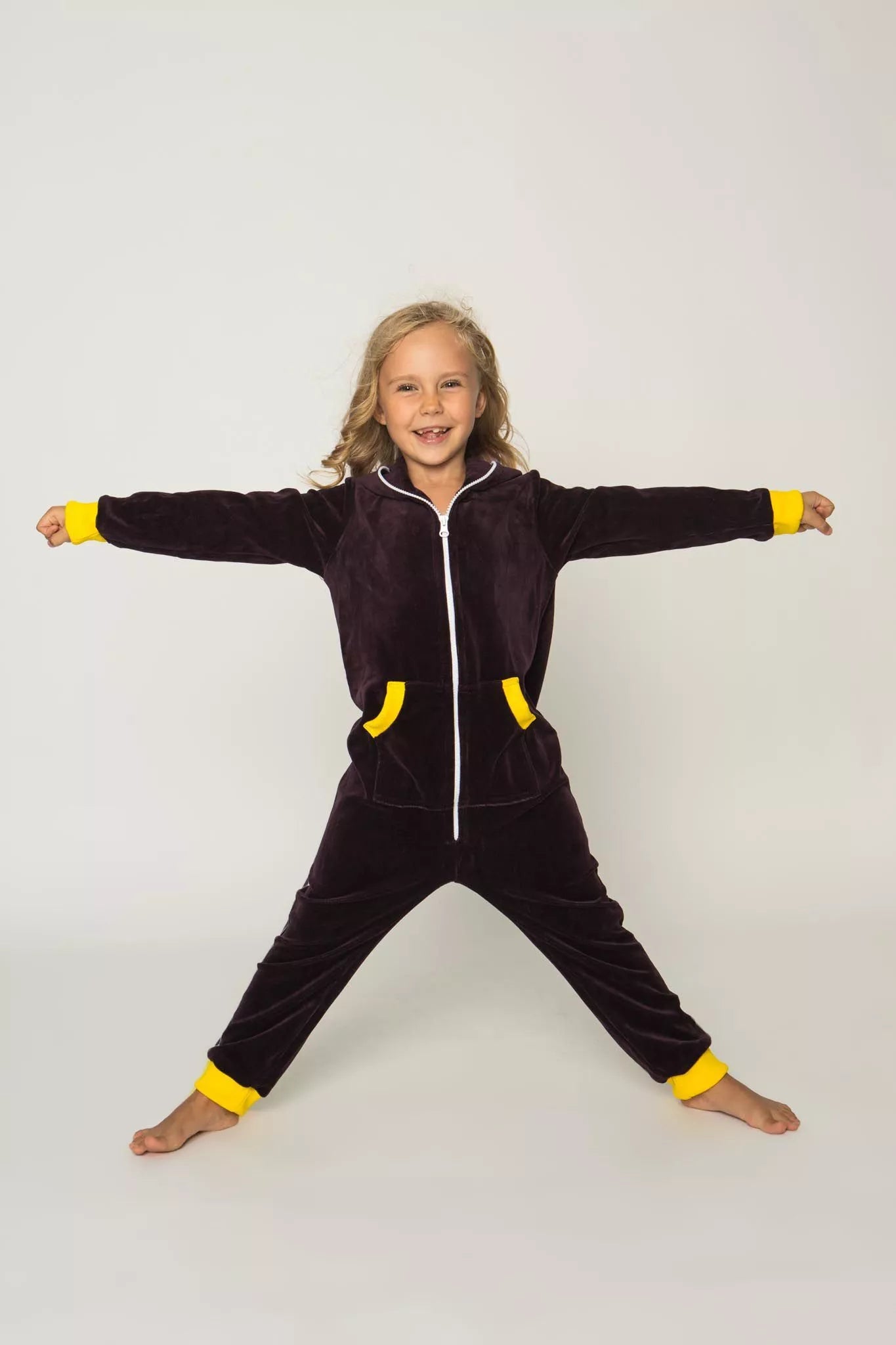 Sofa Killer baklažano spalvos vaikiškas veliūrinis kombinezonas