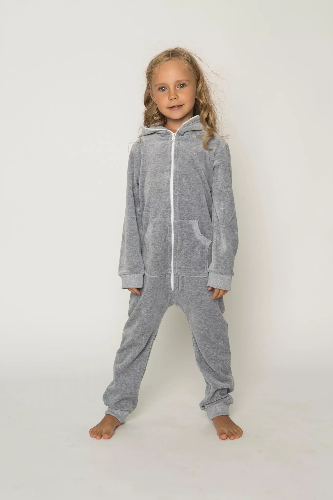 Sofa Killer šviesiai pilkas vaikiškas veliūrinis kombinezonas