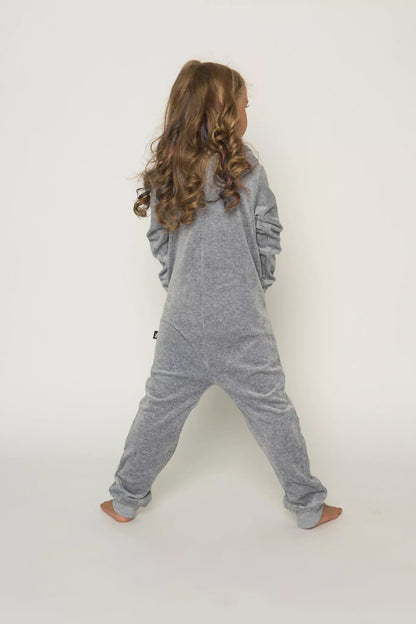 Sofa Killer šviesiai pilkas vaikiškas veliūrinis kombinezonas