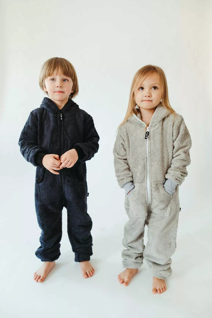 Sofa Killer  vaikiškas šviesiai pilkas frotinis bambuko kombinezonas