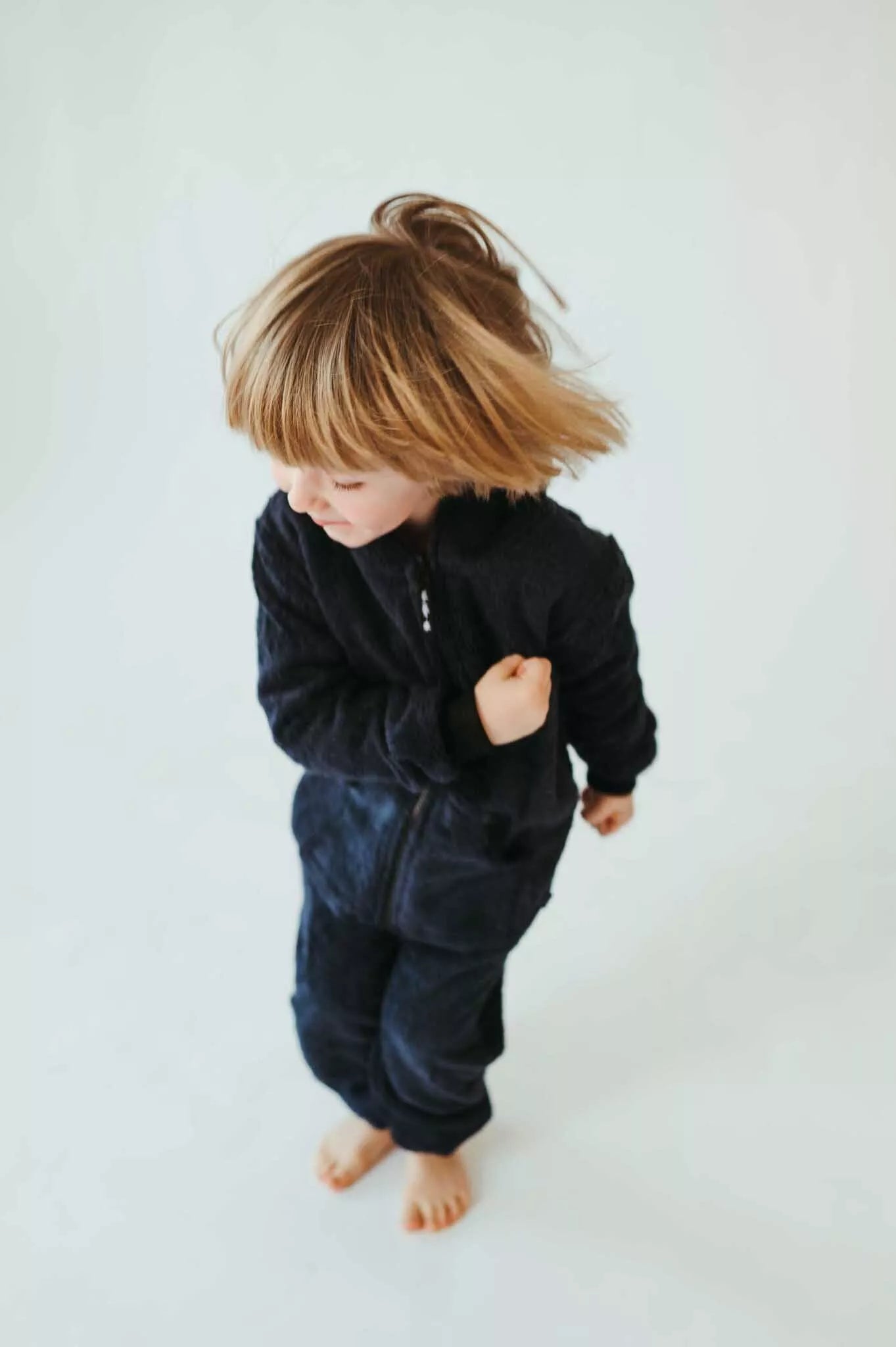 Sofa Killer  vaikiškas tamsiai mėlynas frotinis bambuko kombinezonas