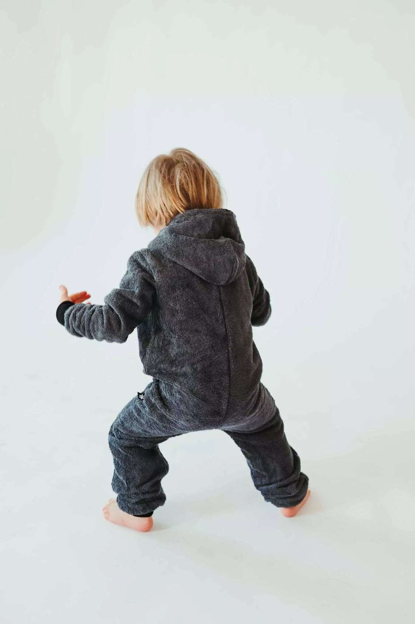 Sofa Killer vaikiškas tamsiai pilkas frotinis bambuko kombinezonas