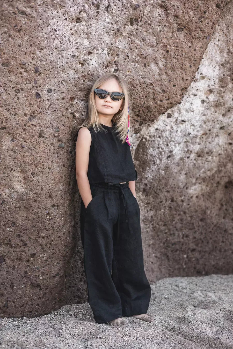 Sofa Killer baltos spalvos vaikiškas lininis kostiumėlis su kelnėmis