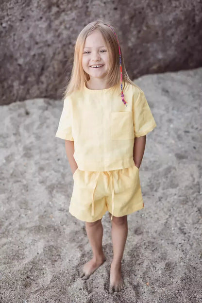 Sofa Killer citrinos spalvos vaikiškas lininis kostiumėlis su šortais